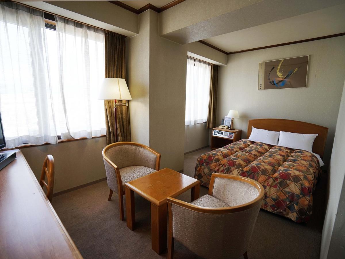 Neyagawa Trend Hotel Exterior photo